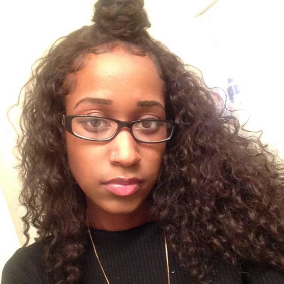 Meet your Posher, Lola