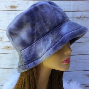 Lavender reversible bucket hat