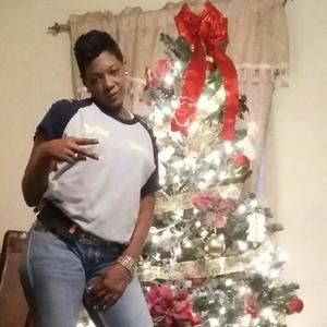 Meet your Posher, Flora