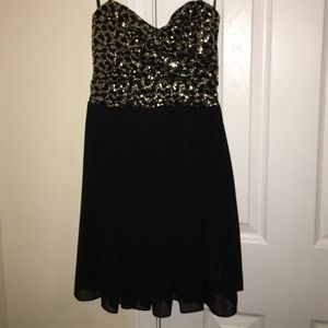 Beautiful Prom Dress (black and gold)