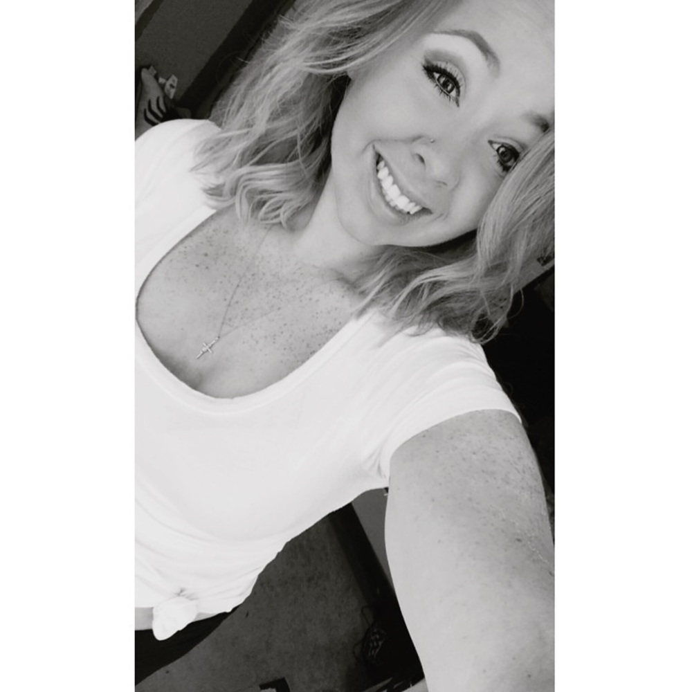 Meet your Posher, Kayla