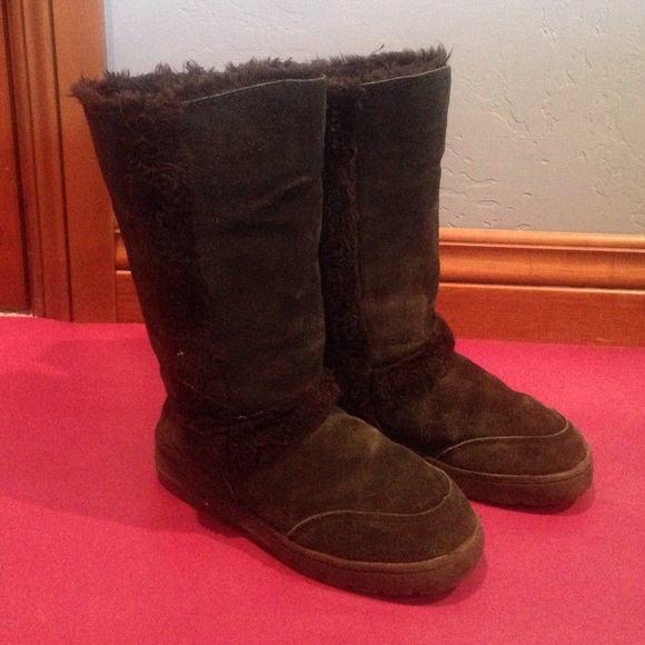 Black Furry Boots