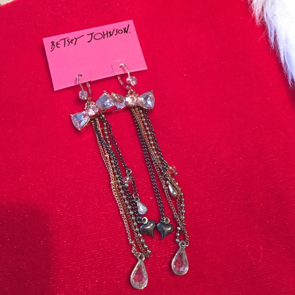 Betsey Johnson Accessories - 🎉PRICE ⬇️⬇️🎉Betsy Johnson Earrings