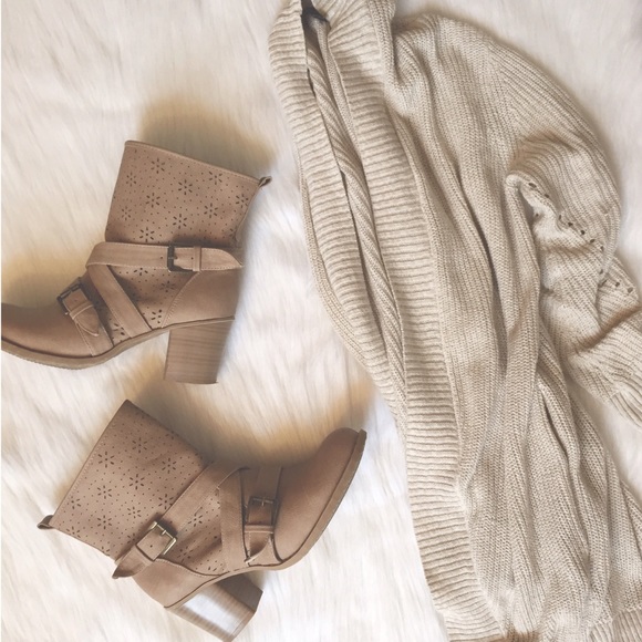 Bucco Shoes - Tan Ankle Boots