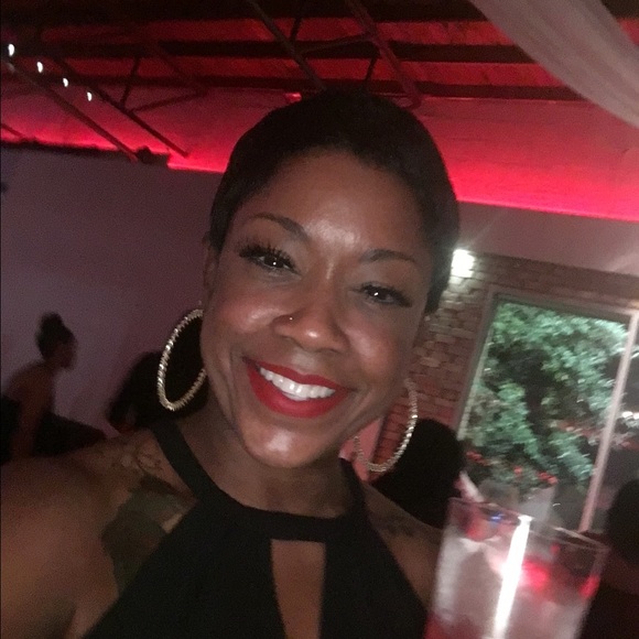 Meet your Posher, Tonya - Picture 2 of 2