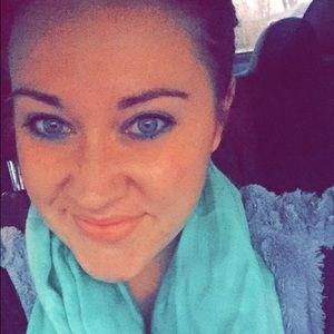 Meet your Posher, Danielle