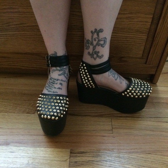 LAST HOUR - SHOP CLOSING MIDNIGHT - Picture 2 of 4