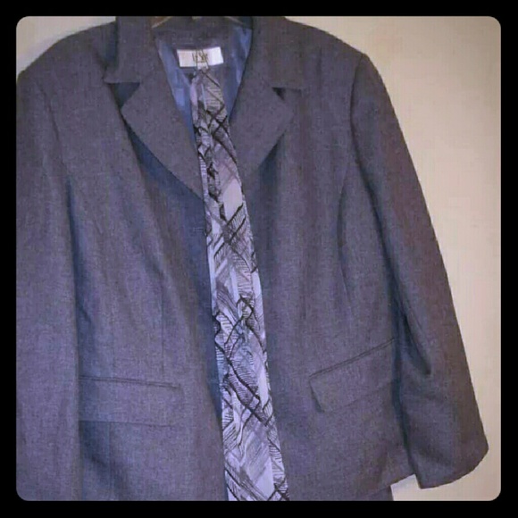 Le Suit Size 24W, Women's two piece  suit