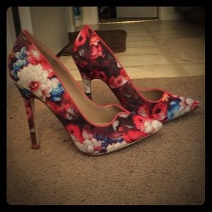 Sexy Floral Pumps