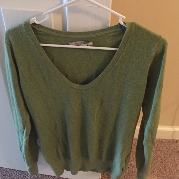 Green loose sweater! - Picture 1 of 2