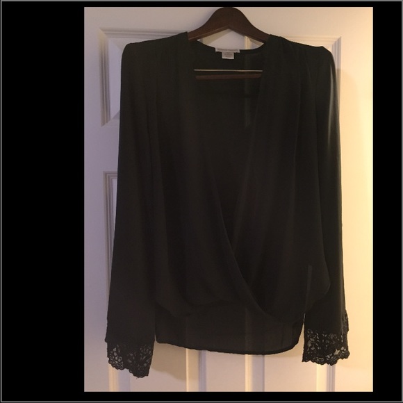 Black sheer top w/open front & lace sleeves size L