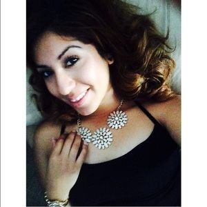 Meet your Posher, Isabel