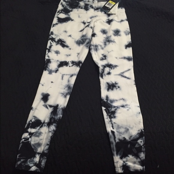 Nike legend 2.0 tight SMALL