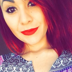 Meet your Posher, Ana