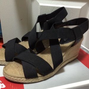 Lucky brand wedge sandals
