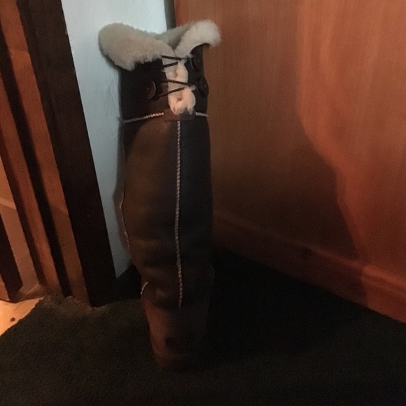 Over the Knee Bailey ugg boots in lotus color - Picture 3 of 4