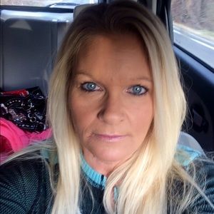 Meet your Posher, Brenna