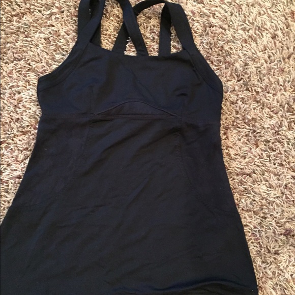 Lululemon size 8 black tank