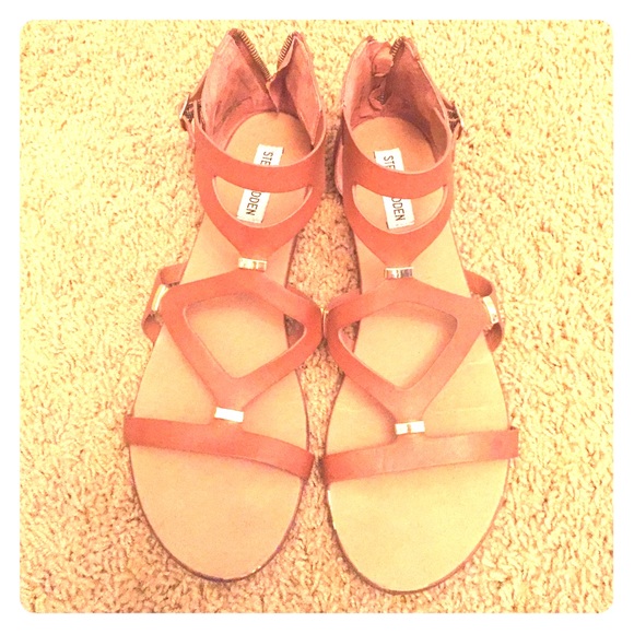 Steve Madden Shoes - Steve Madden sandals size 10