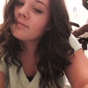 Meet your Posher, Carlee