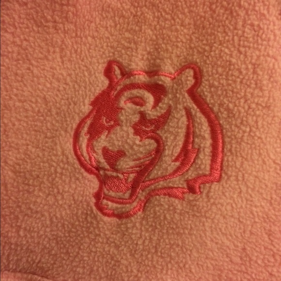 Girl's pink NFL Bengals Fleece jacket - Picture 3 of 3