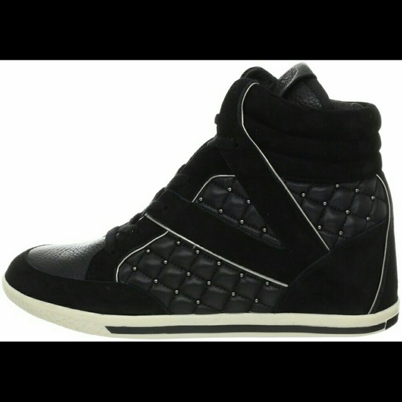Vince Camuto Black Follie
