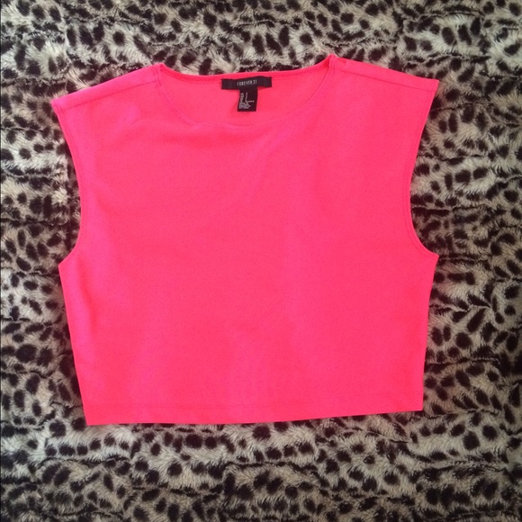 Forever 21 Tops - ⭐️⭐️Neon pink crop top !⭐️⭐️