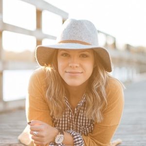 Meet your Posher, Lauren