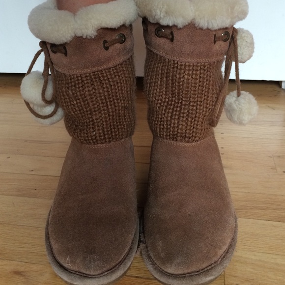 Bearpaw look alike ugg boots with tassels. - Picture 2 of 4