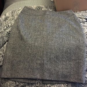 Gorgeous Banana Republic Tweed skirt