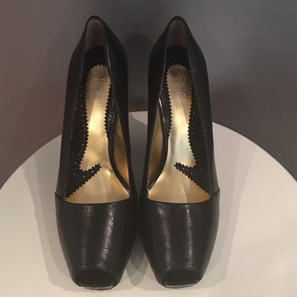 Shoes - Picture 4 of 8