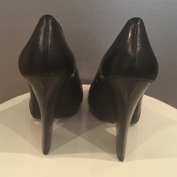 Shoes - Picture 5 of 8