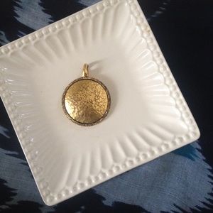 Gold pendant