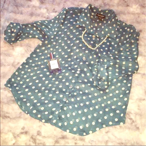 ✨Adorable polka-dot top✨