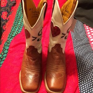 Ladies Tin Haul Boots.