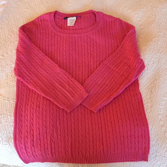 Hot pink 3/4 length sleeve cable sweater