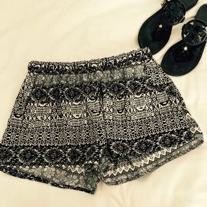 Tribal Print Elastic Short