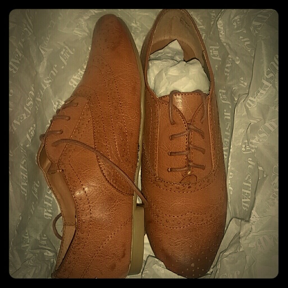 BRAND NEW vintage looking Brown Oxfords