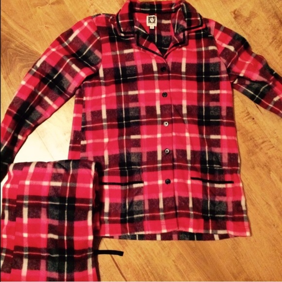 BRAND NEW Plaid flannel pajama set