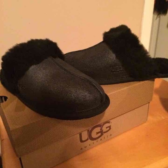 💰SOLD💰& 📦SHIPPED📦 UGG Australia Black Slippers - Picture 4 of 4