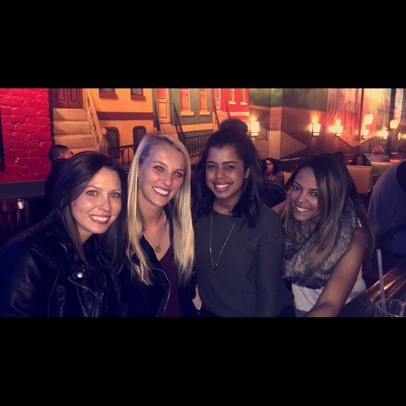 Meet your Posher, Bri - Picture 3 of 4