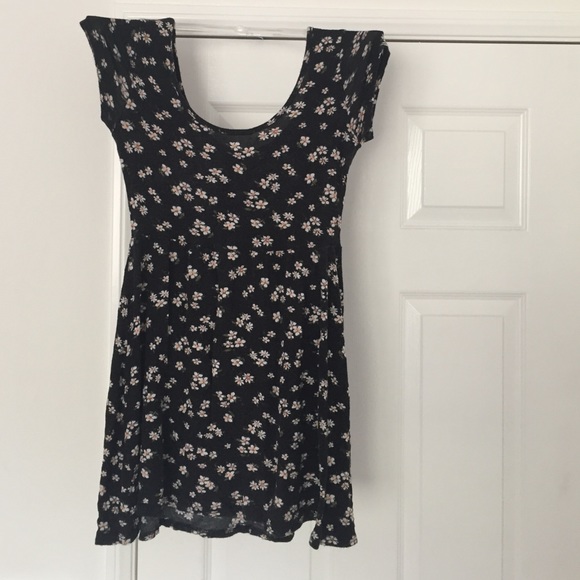 Daisy print dress