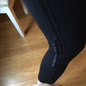 Lululemon Ruffle Wunder Under Crops - 6