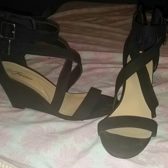 Black Wedges - Picture 2 of 4
