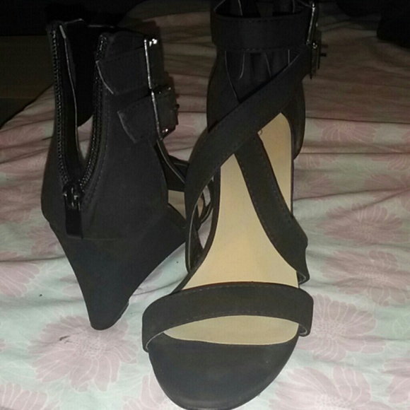 Black Wedges - Picture 3 of 4