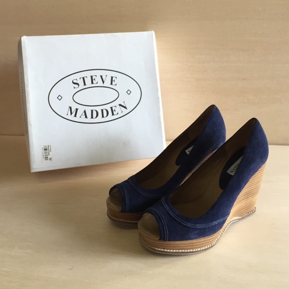 Steve Madden Navy Suede Wedges