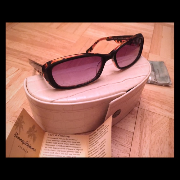 Tommy Bahama sunglasses