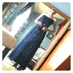 Scott McClintock size 4 blue formal gown