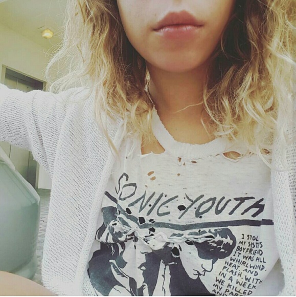 Meet your Posher, Ria - Picture 4 of 4