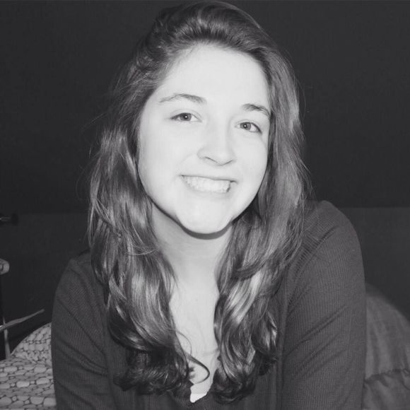 Meet your Posher, Simone - Picture 1 of 1